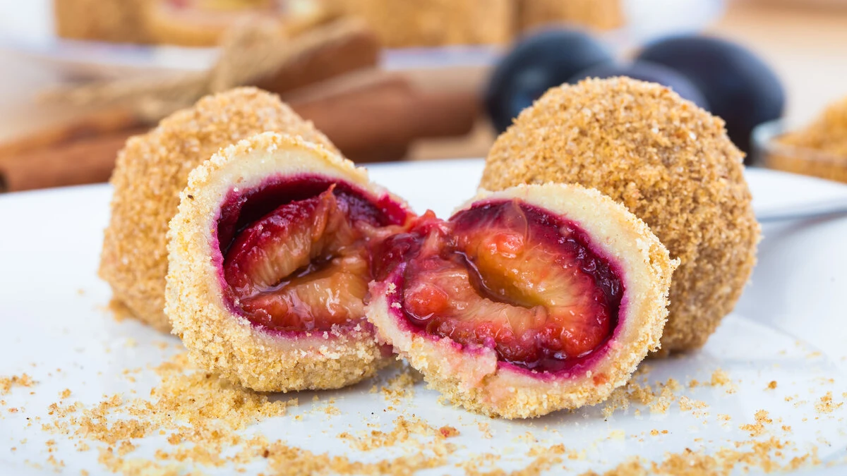 Szilvás Gombóc: A Journey into the Heart of Hungarian Cuisine 20240414091110-szilv-c3-a1s-20gomb-c3-b3c-20-20hungarian-20plum-20dumpling