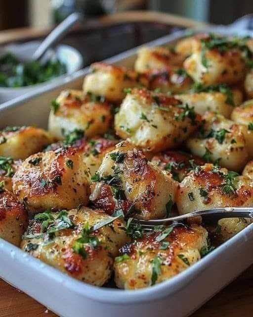 Lemon & Garlic Chicken Bites: A Flavorful and Easy Dish 480578000_659473379981238_1641343334679280656_n