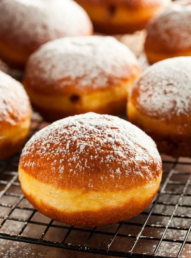 Hungarian Donuts (Szalagos Fánk): A Sweet Tradition That Never Gets Old 🍩🇭🇺 21ad12be1f790101431e9a4a3e503f2f