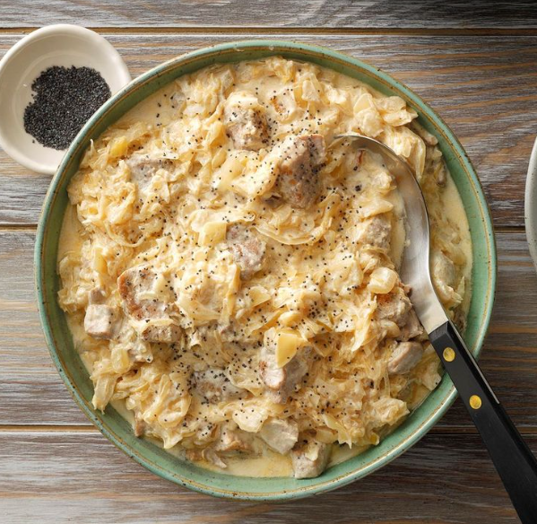 Here’s a full, traditional recipe for you! đź‡đź‡şâś¨Hungarian Treasure: SzĂ©kely Gulyás (Pork and Sauerkraut Stew) Capture d’écran 2025-04-28 204530
