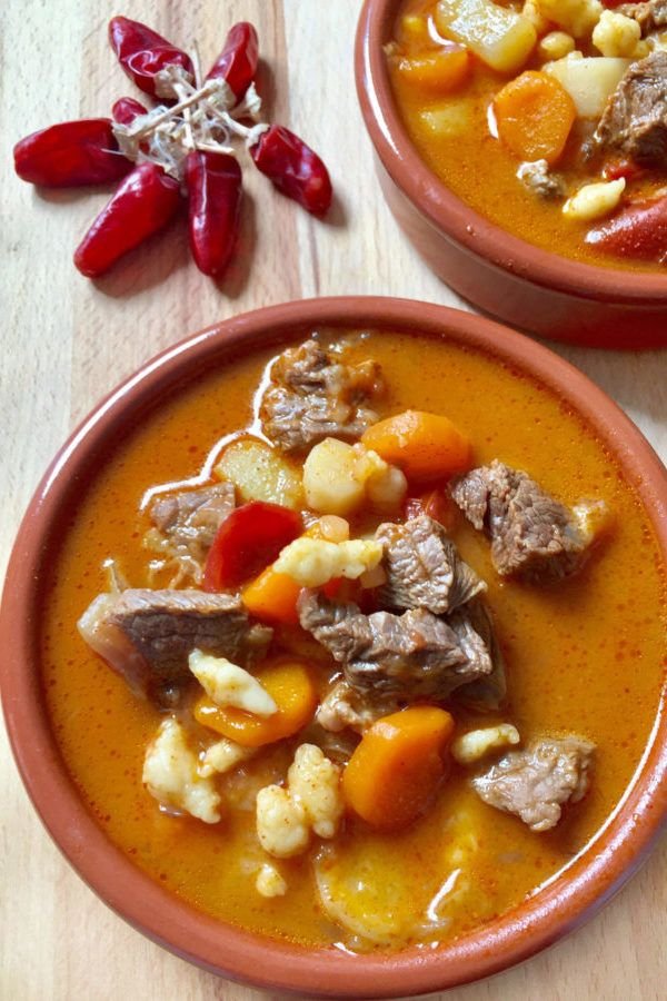 Hungarian Goulash Recipe, Gulyásleves-Culinary Hungary🇭🇺 ddb02d7e7414e734e8ddf5445bdb0cc4 (1)