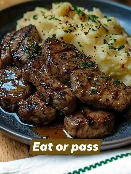 π₯© Garlic Butter Steak Bites with Creamy Mash 547275312_759003330462595_7222298210817110578_n