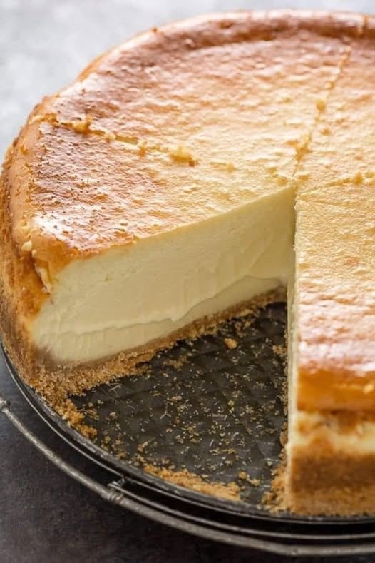 🍰✨ Classic New York Cheesecake (Ultra Creamy & Smooth) ✨🍰 583547141_122148951230655836_8968291461416576924_n