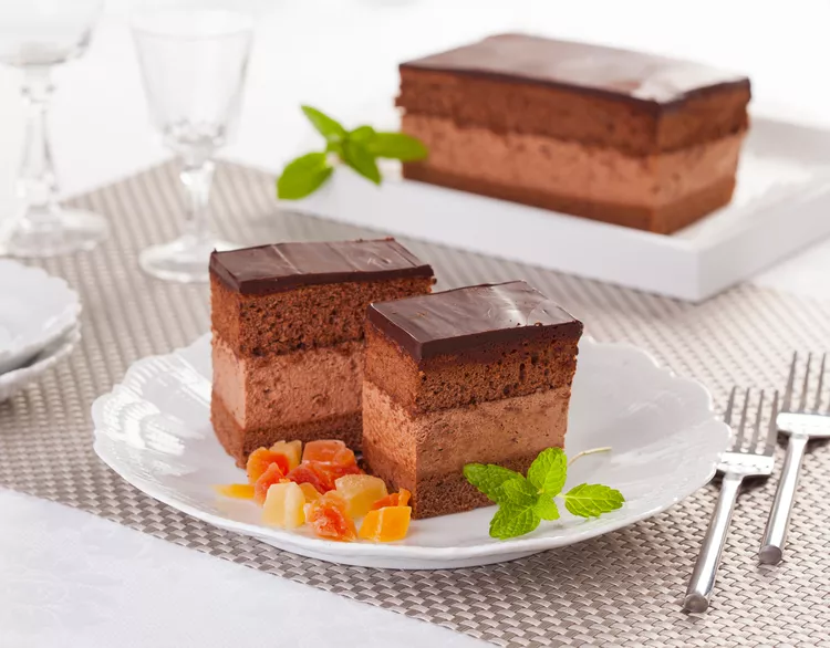 Hungarian Chocolate Mousse Cake (Sutemeny Rigo Jancsi) GettyImages-Proformabooks_547148306-50104f50fe864dc5a31e6040de12f023