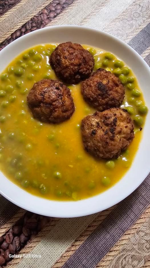 Hungarian Pea Stew with Meatballs 701790149_122235139616291612_7751614018626738998_n