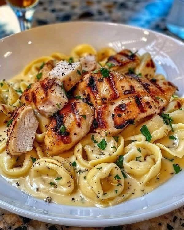 Lemon Garlic Butter Chicken with Creamy Parmesan Pasta 728882899_1545749354009685_6962331611763760943_n